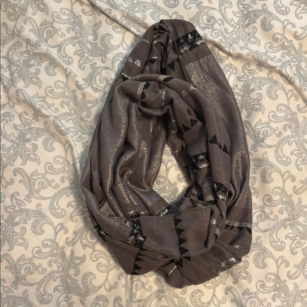 Apt. 9 Gray Patterned Scarf